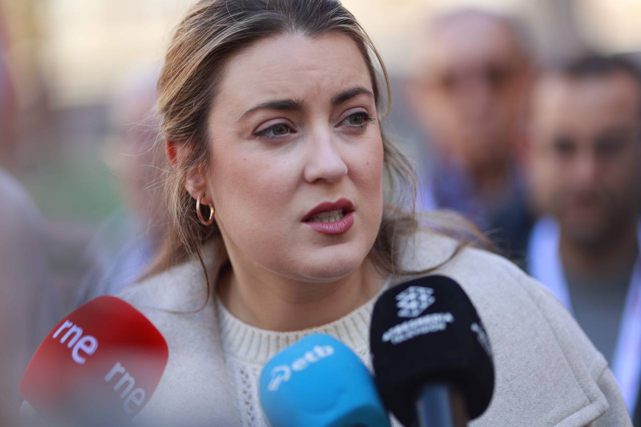 Sumarrek uste du Pradalesek trantsizio energetikoan edukirik gabeko eta migrazio-politikan giza eskubideak lehenesten ez dituzten proposamenak eramaten dituela Presidenteen Konferentziara